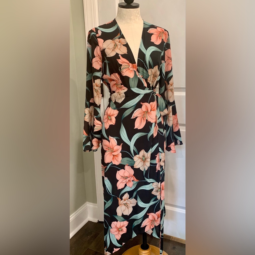 Hibiscus Floral Wrap Dress | Medium | Black background with bold floral pattern.